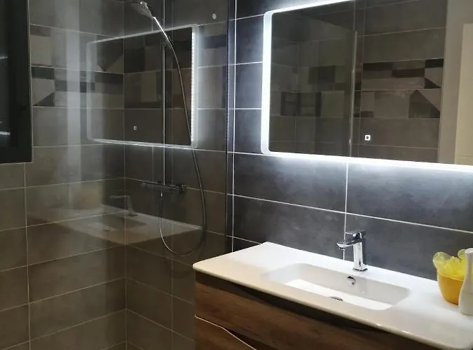 Proche Circuit בית אירוח